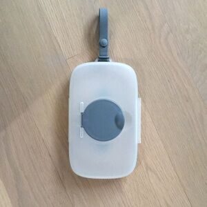 Skip hop wipes container